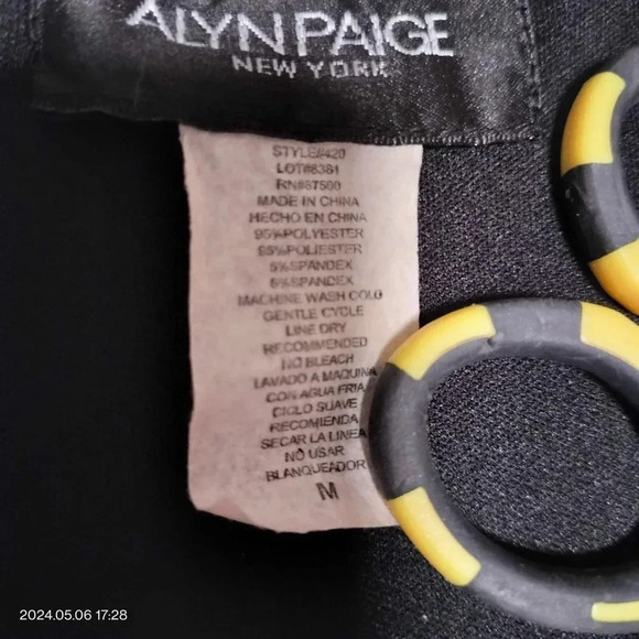 Vintage Alyn Paige Size Medium Fit and Flare Abstract Retro Dress Cap sleeves - Picture 5 of 7